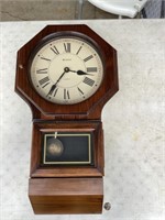 Belova quartz clock