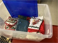 Christmas tea towels/ oven mitts/cloths