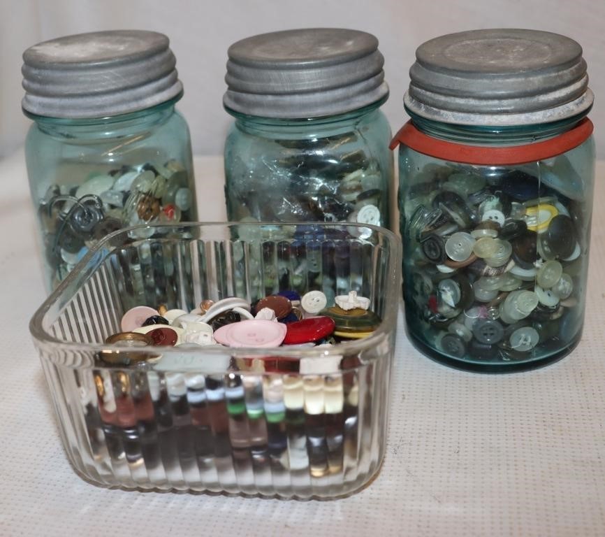4 Jars of Buttons