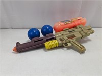 (1) Larami Super Soaker XP Backfire Water Gun