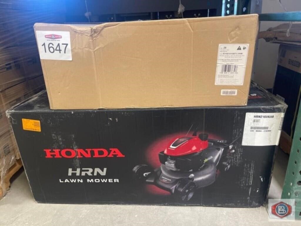 2 pcs mix; assorted lawnmowers Honda lawnmower is