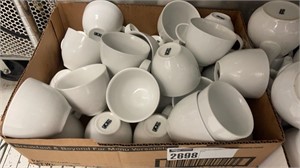 1 LOT BOX OF WHITE COFFEE CUPS