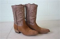 Lady Cowboy Boots Size 7.5