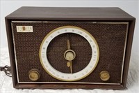 Zenith 1950s Tube Radio 16" Table Top