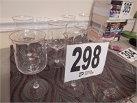 ASSORTED GOLD RIMMED DRINKING GLASSES
