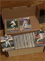 Box of Fleer Ultra High-Gloss Baseball Cards i