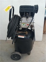 Brute 10 gal air compressor w/ 50' hose, works