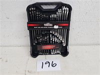 (1) 32 pc combination metric & SAE Wrench Set