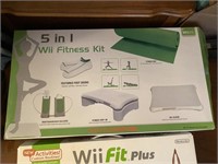 Nintendo Wii Fit Plus 5-1 Fitness Kit