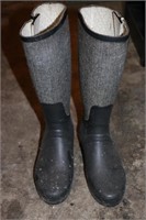 Pair of Chooka Herringbone Boots Size 6
