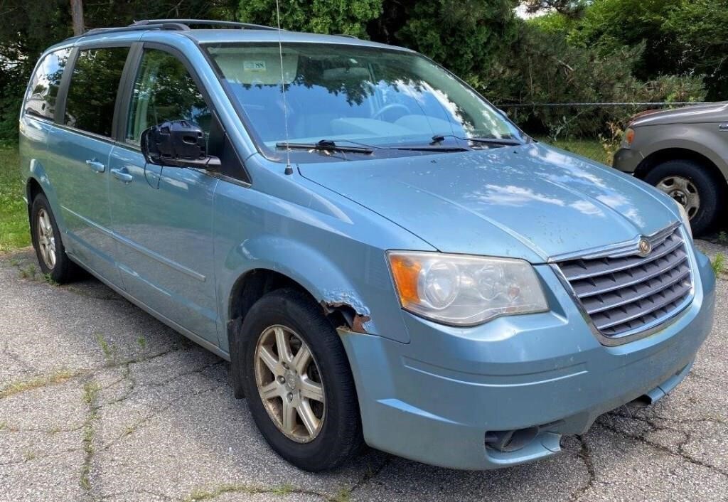 2008 Chrysler Town & Country- 236K miles