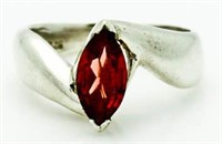 Gorgeous 1.00 ct Garnet Marquise Ring