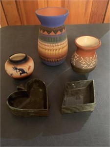 2 metal trays (heavy) and Indian style vases