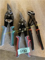 Anvil pliers and wire cutters