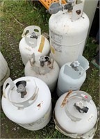 Lot of 6 propane tanks. Different sizes.