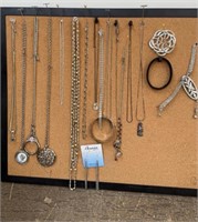 Group of jewelry, bracelets, airings, necklaces,
