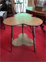 Antique beaded Cloverleaf oak table 256"x30”h