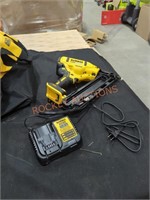 DeWalt 20v 15 ga finish nailer and charger