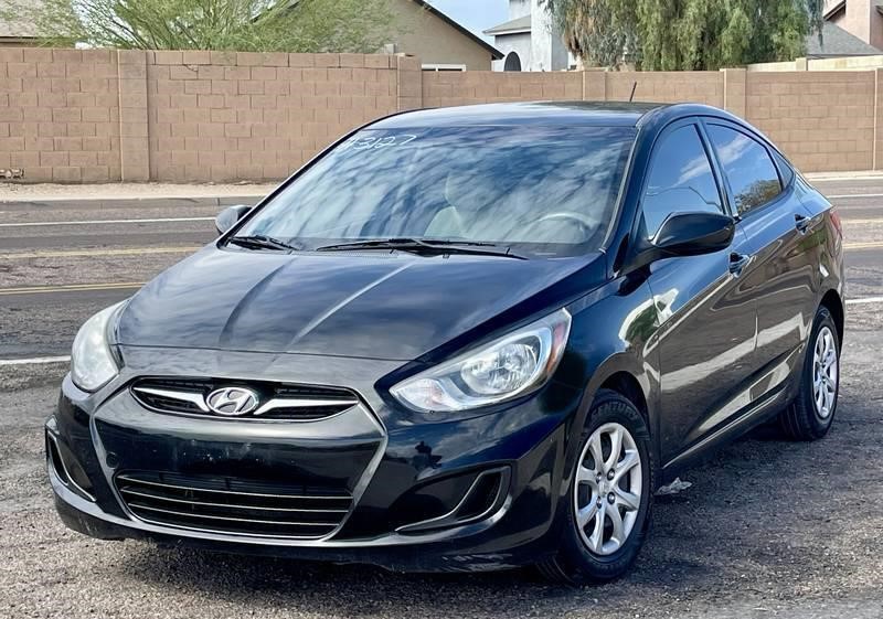 2013 Hyundai Accent GLS 4 Door Sedan