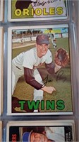 1967 Topps Baseball Card #246 Jim Perry Minnesota