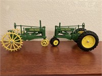 2 VTG John Deere ERTL Die Cast 1/16 Scale Model A