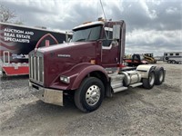 2011 Kenworth T800 Extended Day Cab