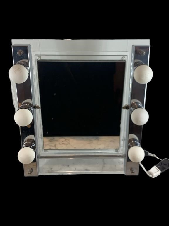 Lighted Vanity Mirror, Works