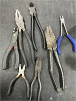 Linesman pliers and diagonal cutters