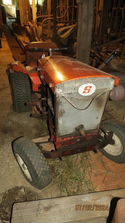 Simplicity Landlord Garden Tractor