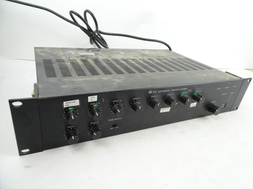 TOA 900 Series M-900MK2 Amplifier - Powers On -