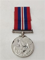 ww2 medal w/ ribbon