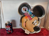 Wilton, Mickey Mouse cake pan