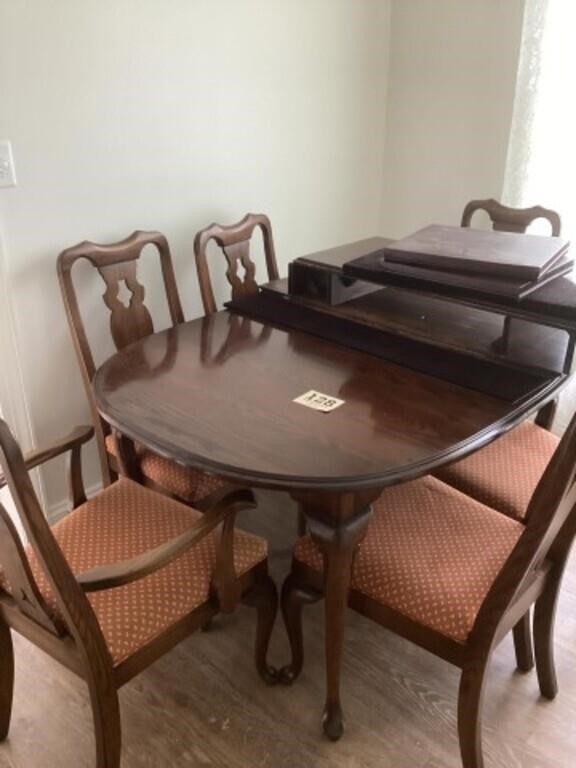 Pennsylvania house table and chairs
Two extra