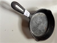 #3 WAGNER CAST IRON SKILLET