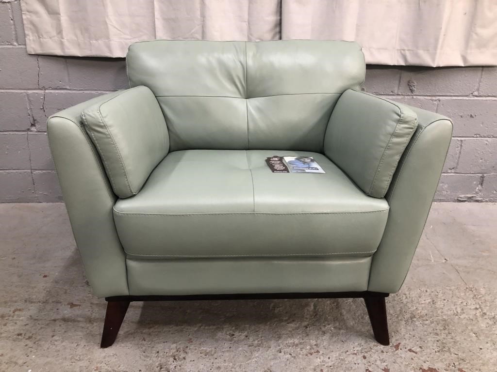 BRAND NEW LEATHER ARM CHAIR