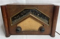 1946 Zenith Boomerang Wooden Tube Radio