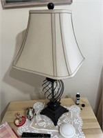 BLACK AND GLASS TABLE LAMP WITH LINEN SHADE