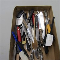 Kitchen knife lot.