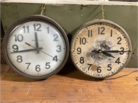 (2) vintage clocks