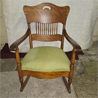 ANTIQUE ROCKING CHAIR