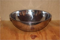 LARGE STAINLESS BOWL