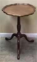 CHIPPENDALE STYLE PIECRUST TABLE