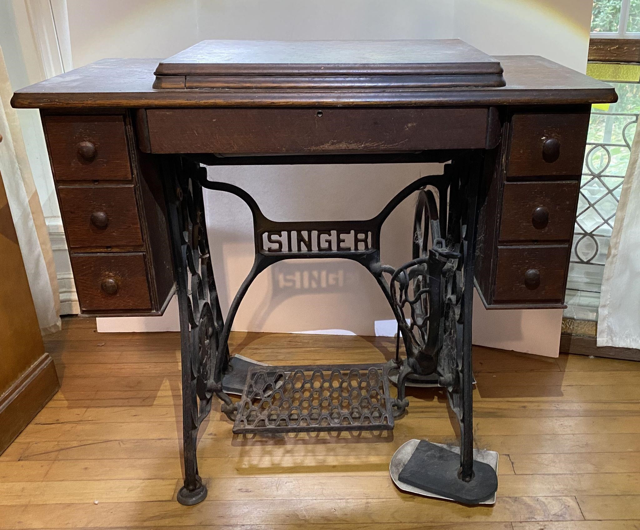 Antique Singer Sewing Machine Table with Treadle
