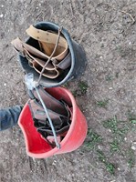 2 water/feed buckets, carpenter's belt & tac tote