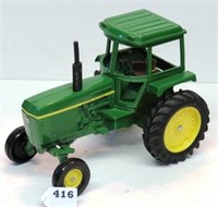 2x- Ertl JD 4430 with IH front spindles