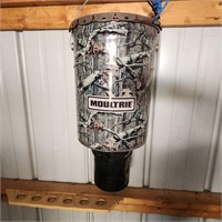 HANGING MOULTRIE DEER FEEDER