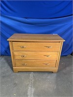 Wooden dresser, dimensions are 41x19x31