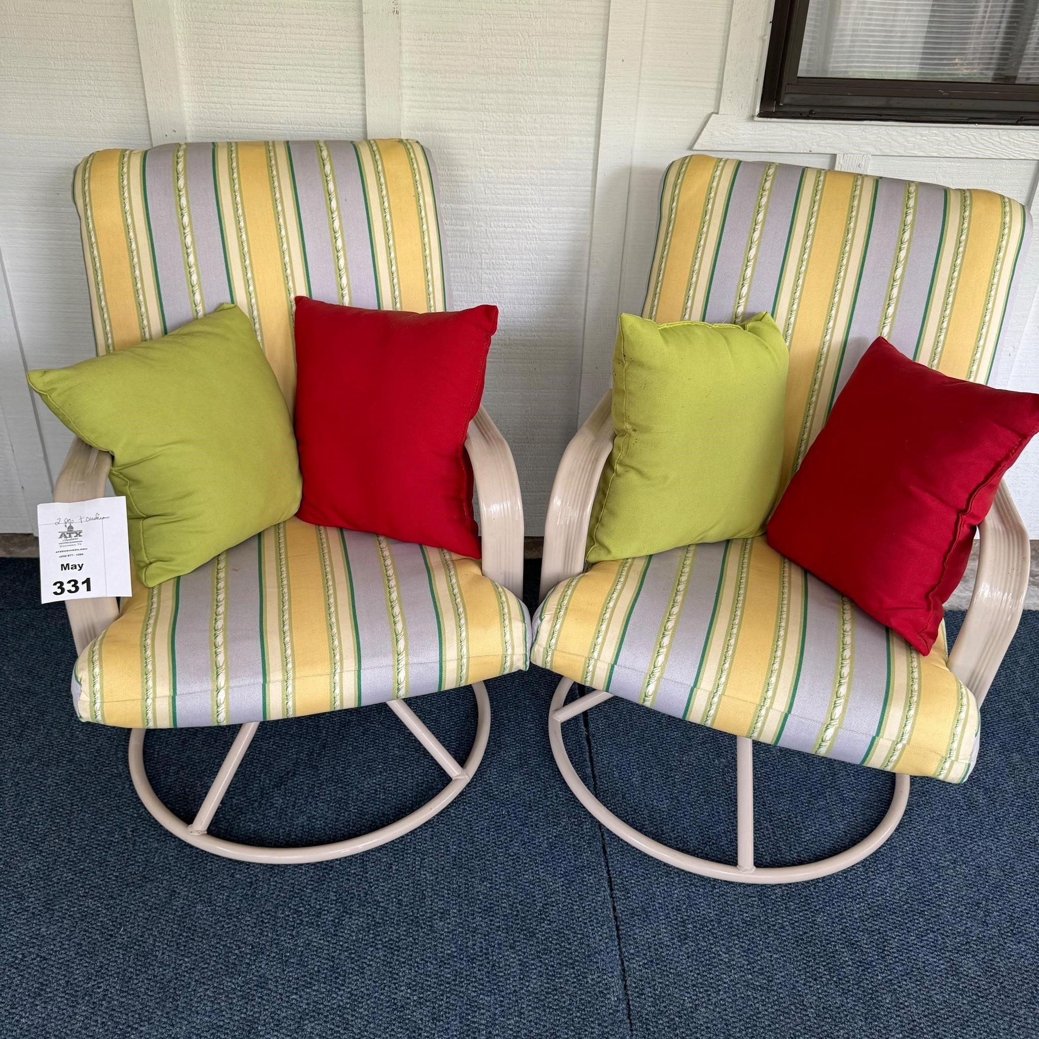 2 Swivel Patio Chairs w/cushions & Pillows
