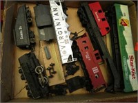 "HO" MODEL TRAIN CARS / PARTS