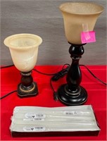 11 - LOT OF 2 TABLE LAMPS & CANDLES (G63)